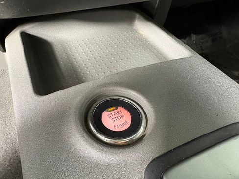 Used 2021 Nissan Frontier SV image 21