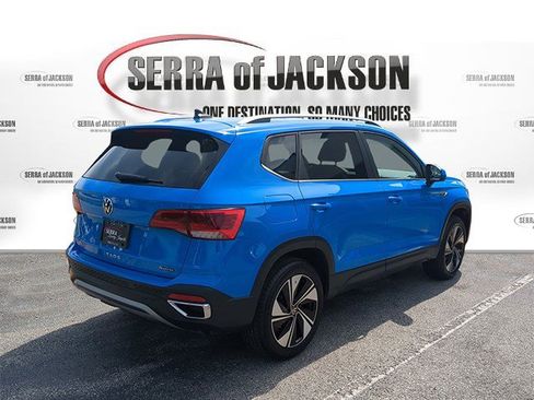 Used 2024 Volkswagen Taos SE AWD/4WD image 9