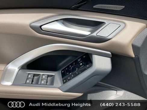 Used 2025 Audi Q5 Premium Plus w/ Premium Plus image 15