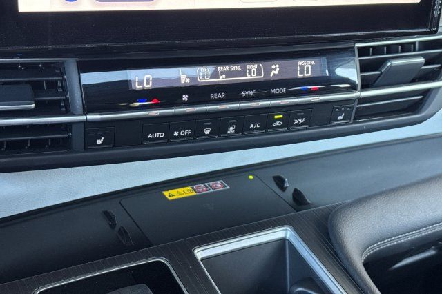 Certified 2026 Toyota Sienna XLE FWD image 26