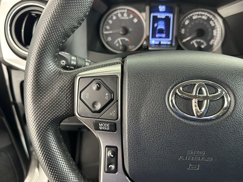 Used 2017 Toyota Tacoma SR5 w/ Tow Package AWD/4WD image 23