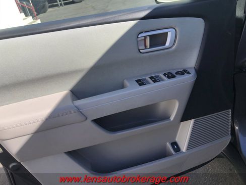 Used 2015 Honda Pilot LX image 9