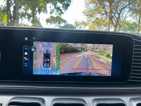 Used 2025 Mercedes-Benz GLS 450 4MATIC image 21