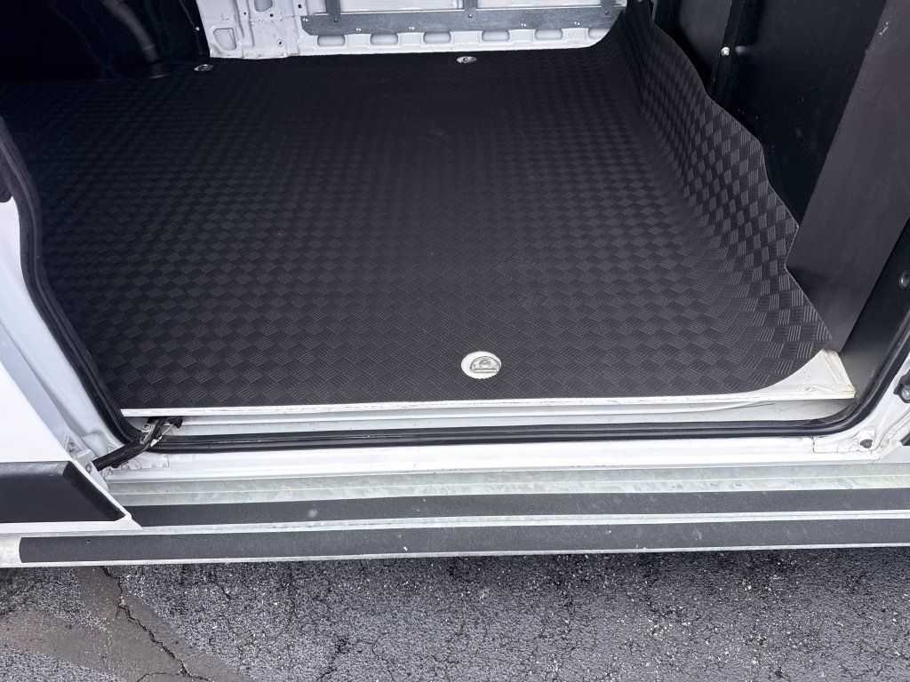 Used 2025 RAM ProMaster 2500 w/ U-Haul Equipment Group FWD image 29