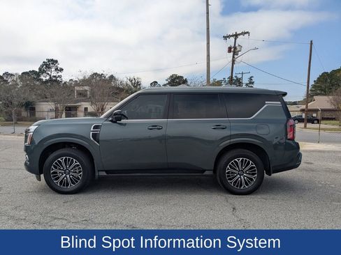 Used 2025 Nissan Armada SL image 7