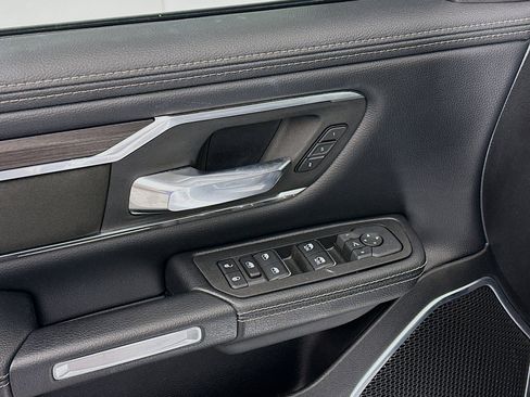 Used 2025 RAM 1500 Laramie image 15