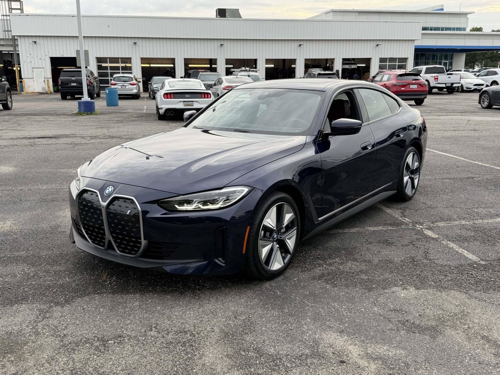 Used 2023 BMW i4 eDrive35 w/ Premium Package RWD image 5