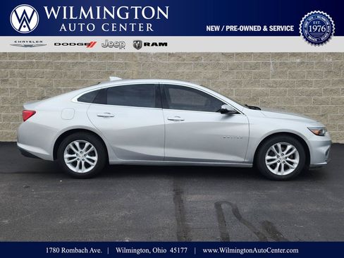 Used 2018 Chevrolet Malibu LT FWD image 1