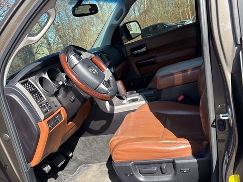 Used 2016 Toyota Sequoia Platinum image 11