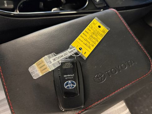 Used 2021 Toyota Prius Prime LE w/ Carpet Mat Package (TMS) FWD image 38