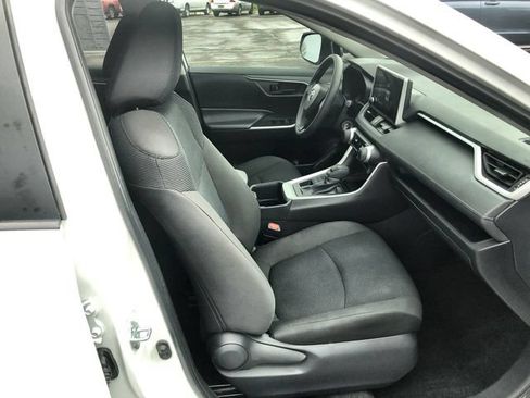 Used 2025 Toyota RAV4 LE AWD/4WD image 23