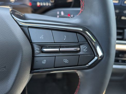 Used 2025 Chevrolet Equinox RS w/ Safety and Technology Package image 25