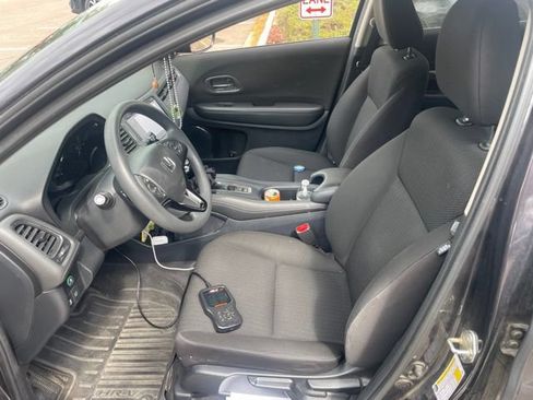 Used 2017 Honda HR-V EX image 5