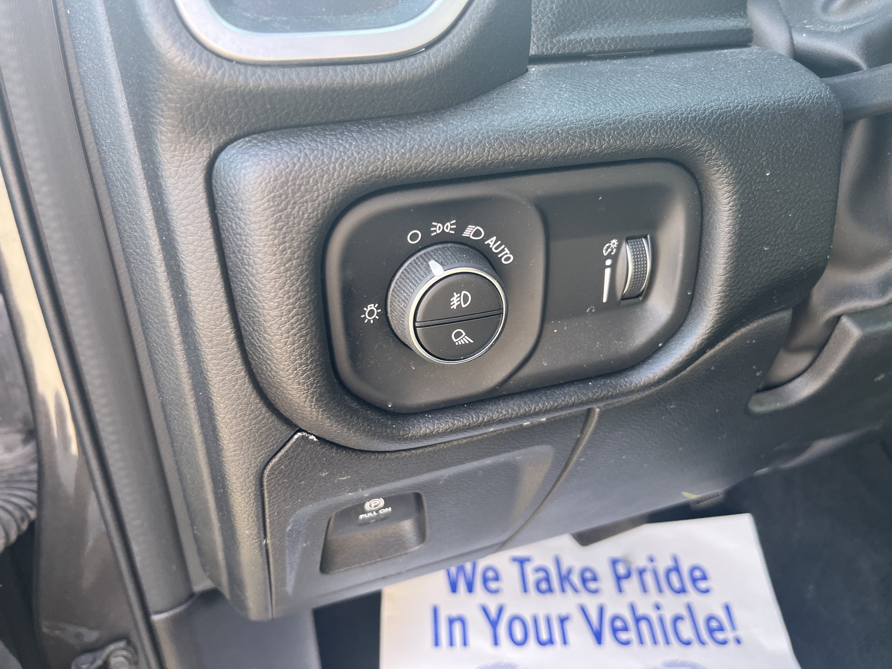 Used 2023 RAM 1500 Big Horn AWD/4WD image 14
