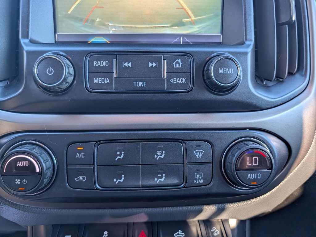 Used 2018 Chevrolet Colorado Z71 AWD/4WD image 6