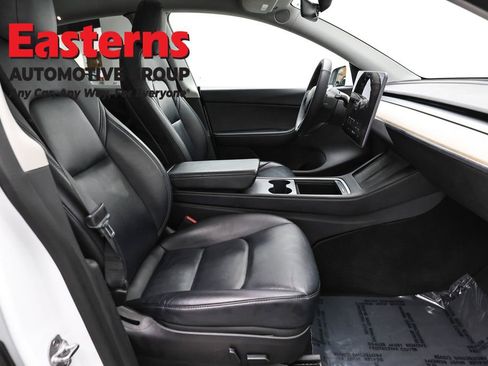 Used 2022 Tesla Model Y Long Range image 19