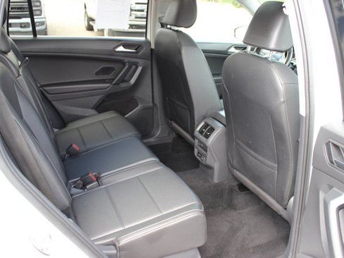 Used 2019 Volkswagen Tiguan SE w/ Panoramic Sunroof Package AWD/4WD image 14