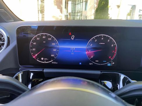 Certified 2025 Mercedes-Benz GLA 250 image 31