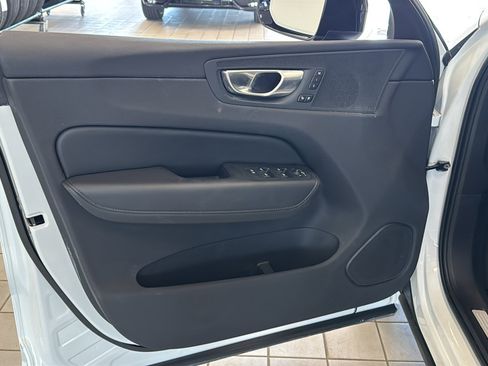 Used 2025 Volvo XC60 B5 Plus AWD/4WD image 21