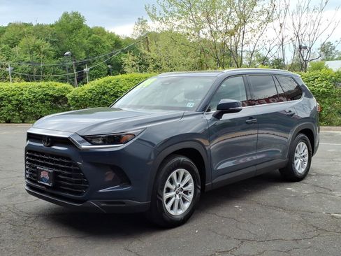 Certified 2024 Toyota Grand Highlander AWD image 3