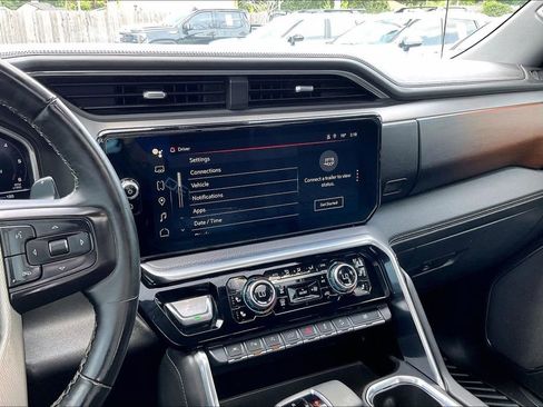Used 2023 GMC Sierra 1500 Denali w/ Denali Reserve Package AWD/4WD image 9