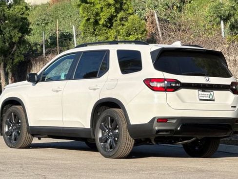New 2026 Honda Pilot Sport image 6