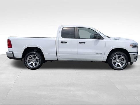 Used 2025 RAM 1500 Big Horn AWD/4WD image 3