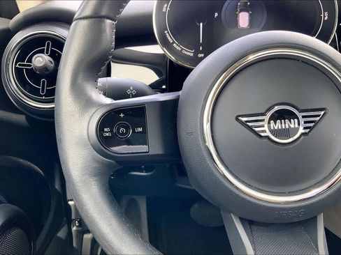 Certified 2022 MINI Cooper SE image 19