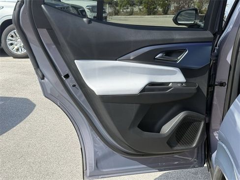 Used 2024 Chevrolet Equinox EV LT w/ LPO, All-Weather Mat Package image 33