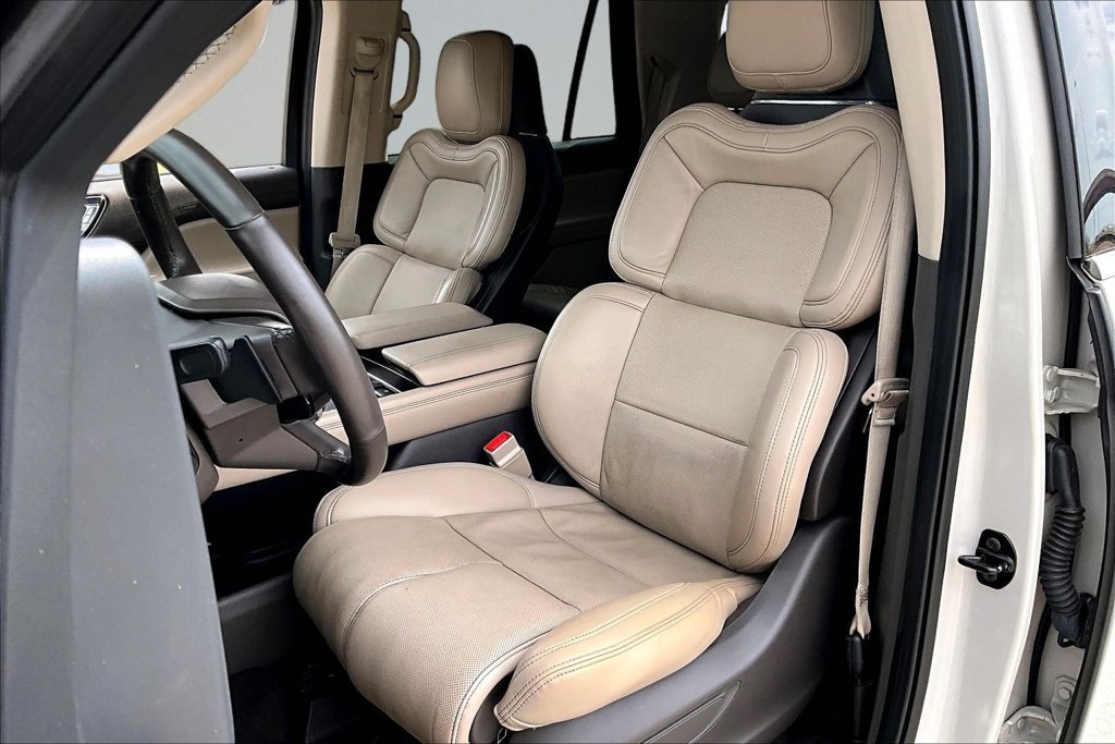 Used 2022 Lincoln Navigator Reserve AWD/4WD image 23