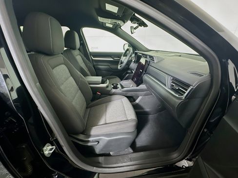 Used 2025 GMC Terrain Elevation image 32