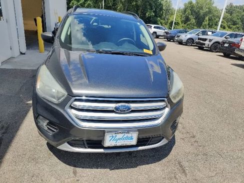 Used 2018 Ford Escape SE w/ SE Sync 3 Package FWD image 24