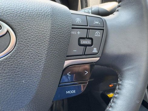 Used 2025 Toyota Camry XLE FWD image 17