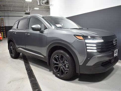 Certified 2025 Nissan Kicks SR image 7