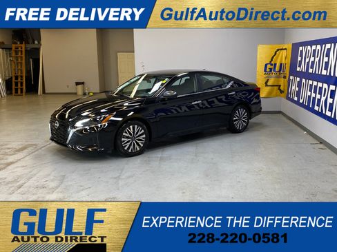 Used 2025 Nissan Altima 2.5 SV FWD image 5