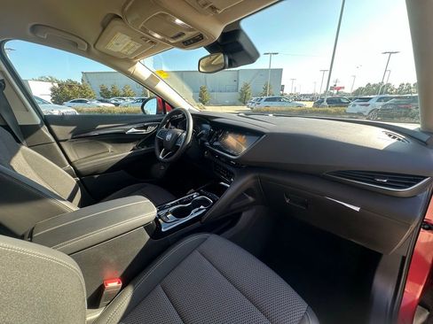 Used 2023 Buick Envision Preferred image 28