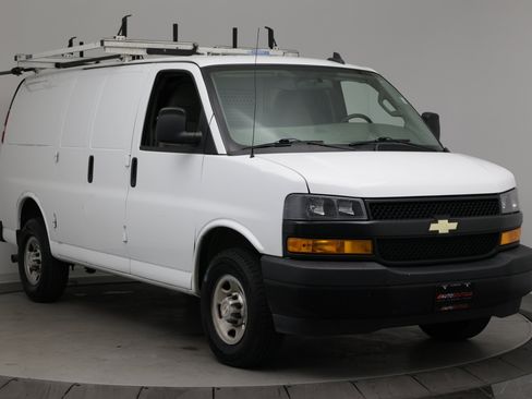 Used 2023 Chevrolet Express 2500 w/ Driver Convenience Package RWD image 3