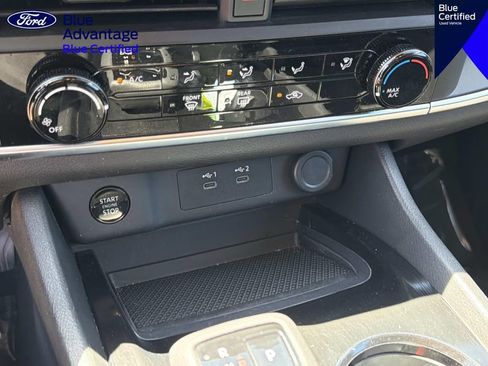 Used 2024 Nissan Rogue S FWD image 23