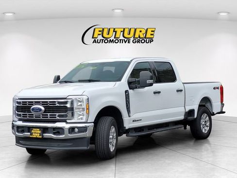 Used 2024 Ford F250 XLT AWD/4WD image 3