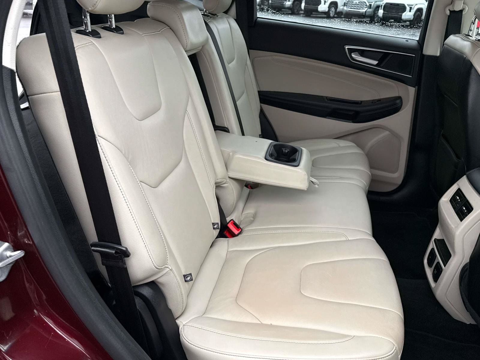 Used 2018 Ford Edge Titanium w/ Technology Package AWD/4WD image 17