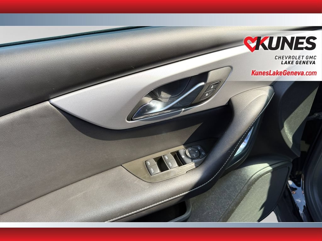 Used 2025 Chevrolet Blazer LT AWD/4WD image 17