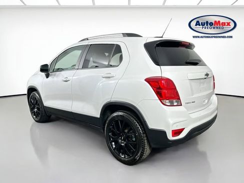 Used 2022 Chevrolet Trax LT w/ Driver Confidence Package image 4