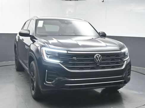 New 2026 Volkswagen Atlas Cross Sport SEL Premium R-Line AWD/4WD image 2
