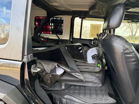 Used 2024 Jeep Wrangler Willys image 28