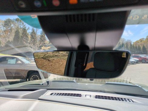 Used 2025 Chevrolet Silverado 1500 ZR2 w/ Technology Package image 25