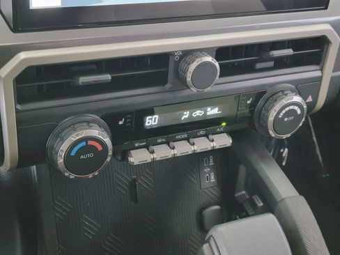 Used 2024 Toyota Tacoma TRD Sport AWD/4WD image 21