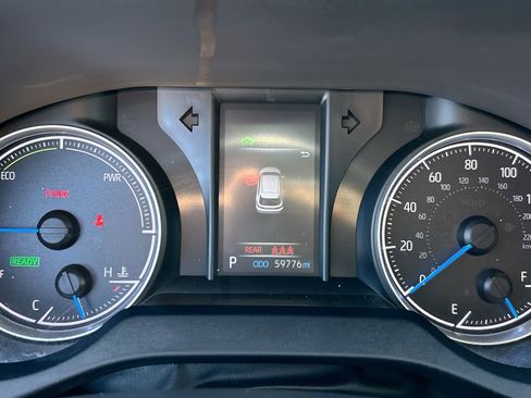 Used 2021 Toyota Venza LE image 23