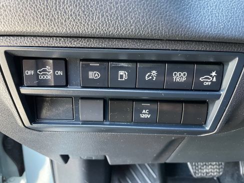 Used 2024 Toyota Tundra Limited AWD/4WD image 13