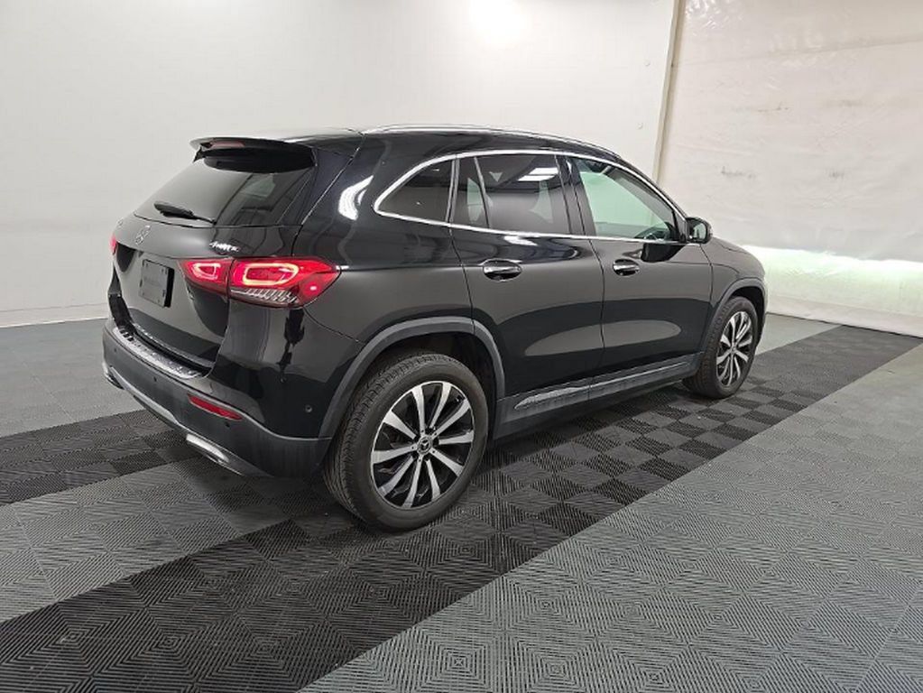 Used 2023 Mercedes-Benz GLA 250 4MATIC w/ Premium Package image 4