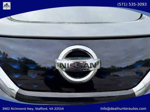Used 2018 Nissan Leaf SV w/ SV Technology Package FWD image 5
